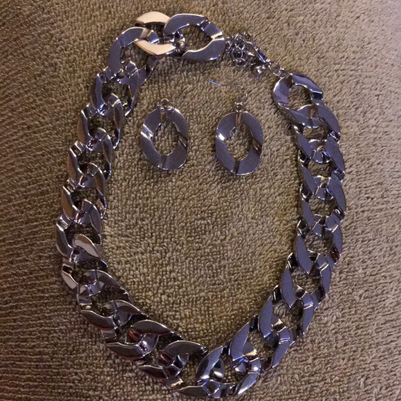 Jewelry - Picture 5 of 5